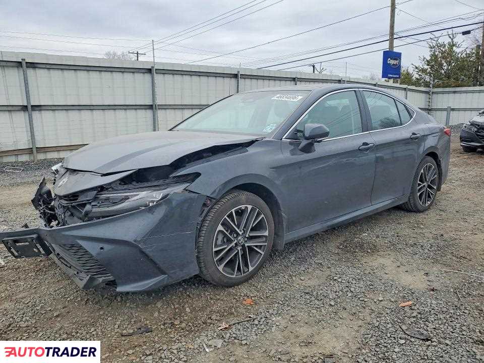 Toyota Camry 2025 2