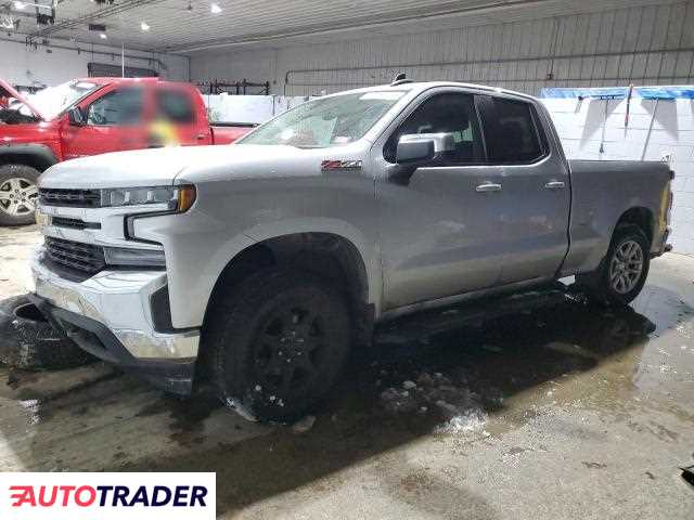 Chevrolet Silverado 5.0 benzyna 2019r. (CANDIA)