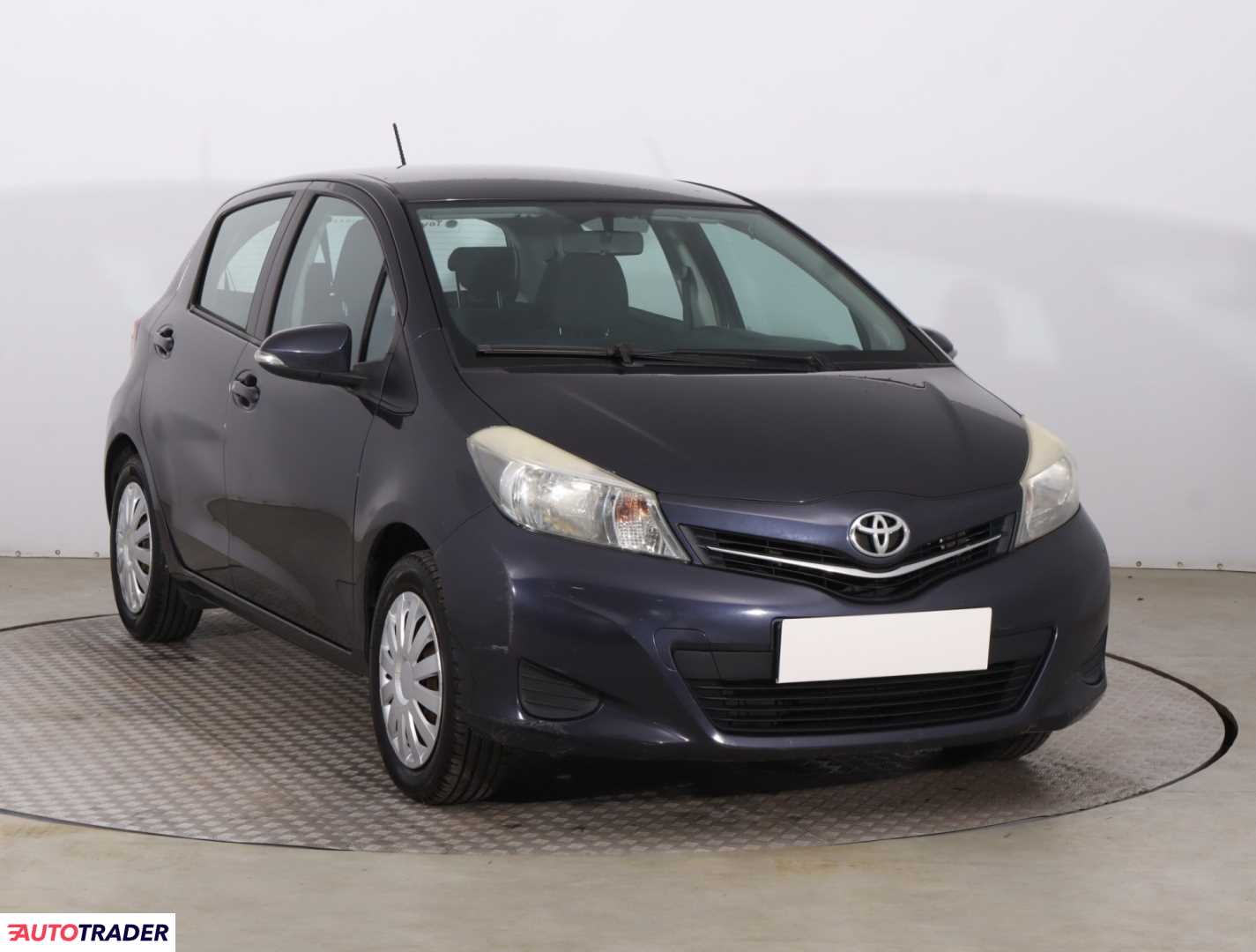 Toyota Yaris 2012 1.3 97 KM