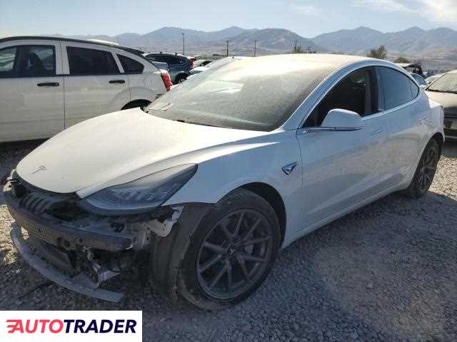 Tesla Model 3 2020