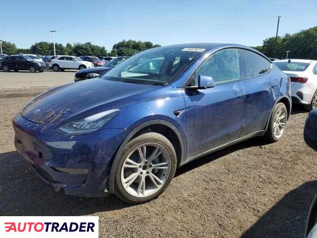 Tesla Model Y benzyna 2022r. (EAST GRANBY)