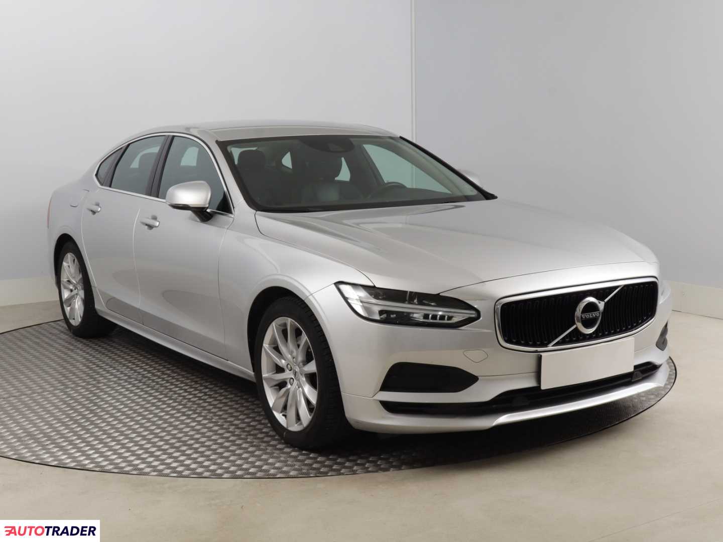 Volvo S90 2019 2.0 187 KM
