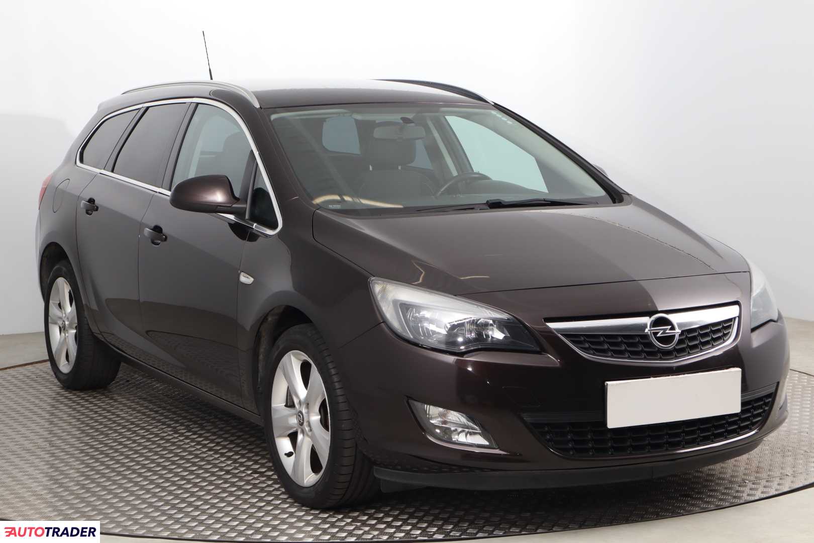 Opel Astra 2011 1.4 138 KM