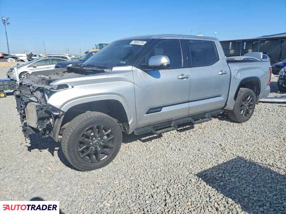 Toyota Tundra 2022 3