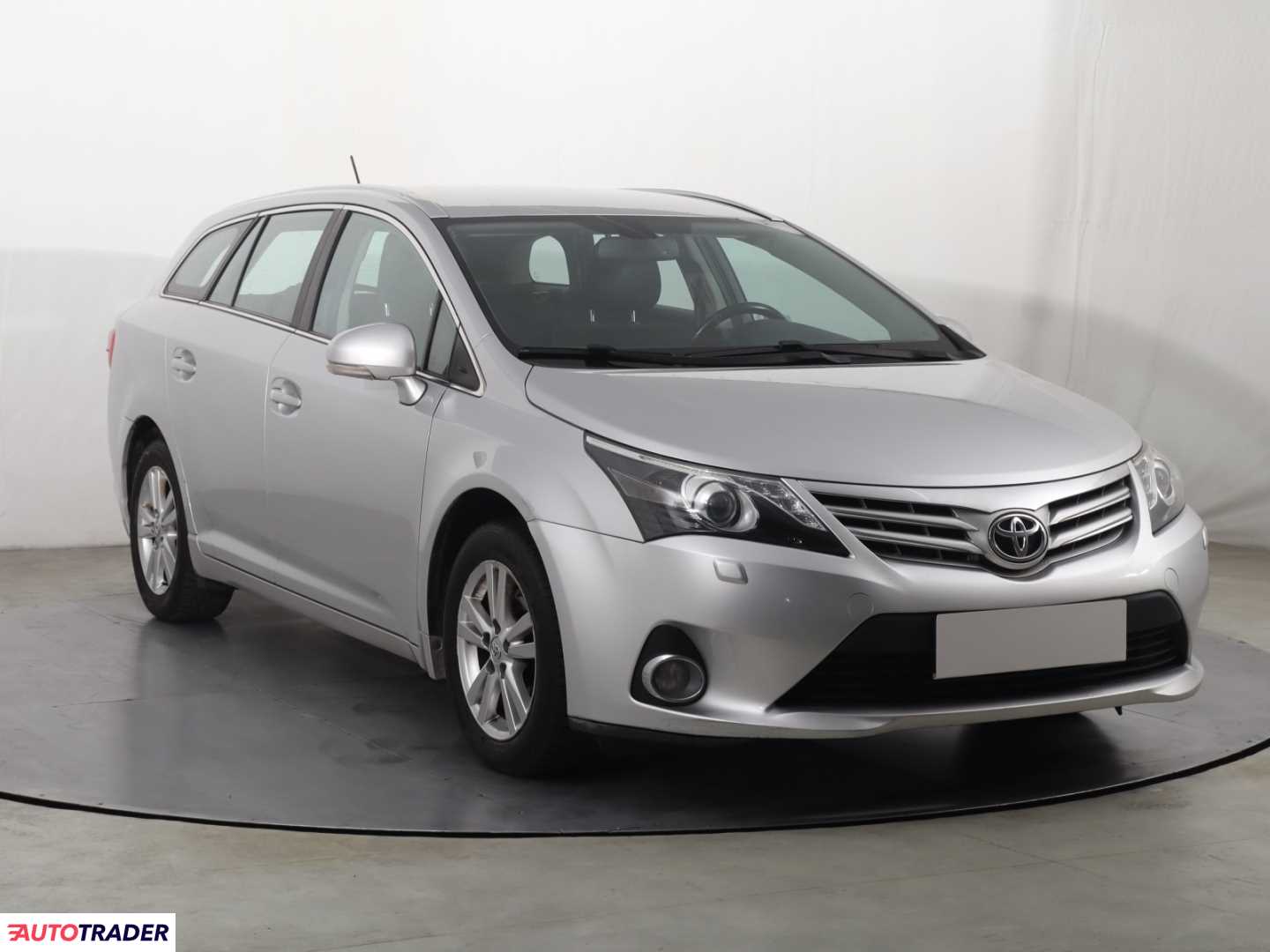 Toyota Avensis 2013 1.8 144 KM