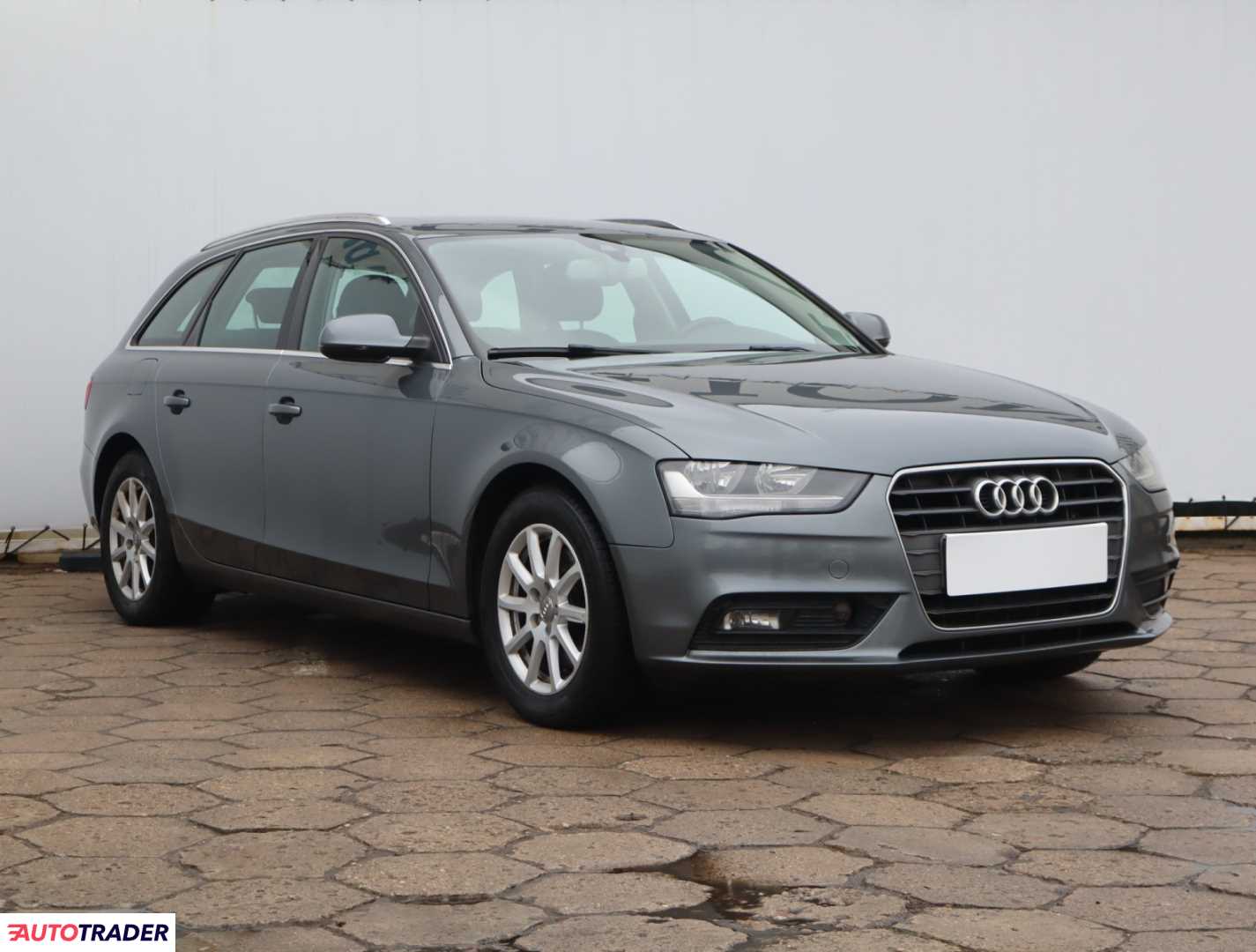 Audi A4 2012 2.0 140 KM