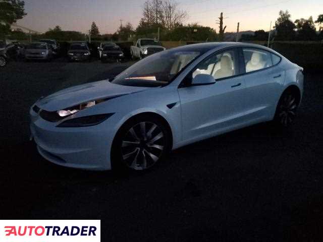 Tesla Model 3 2025