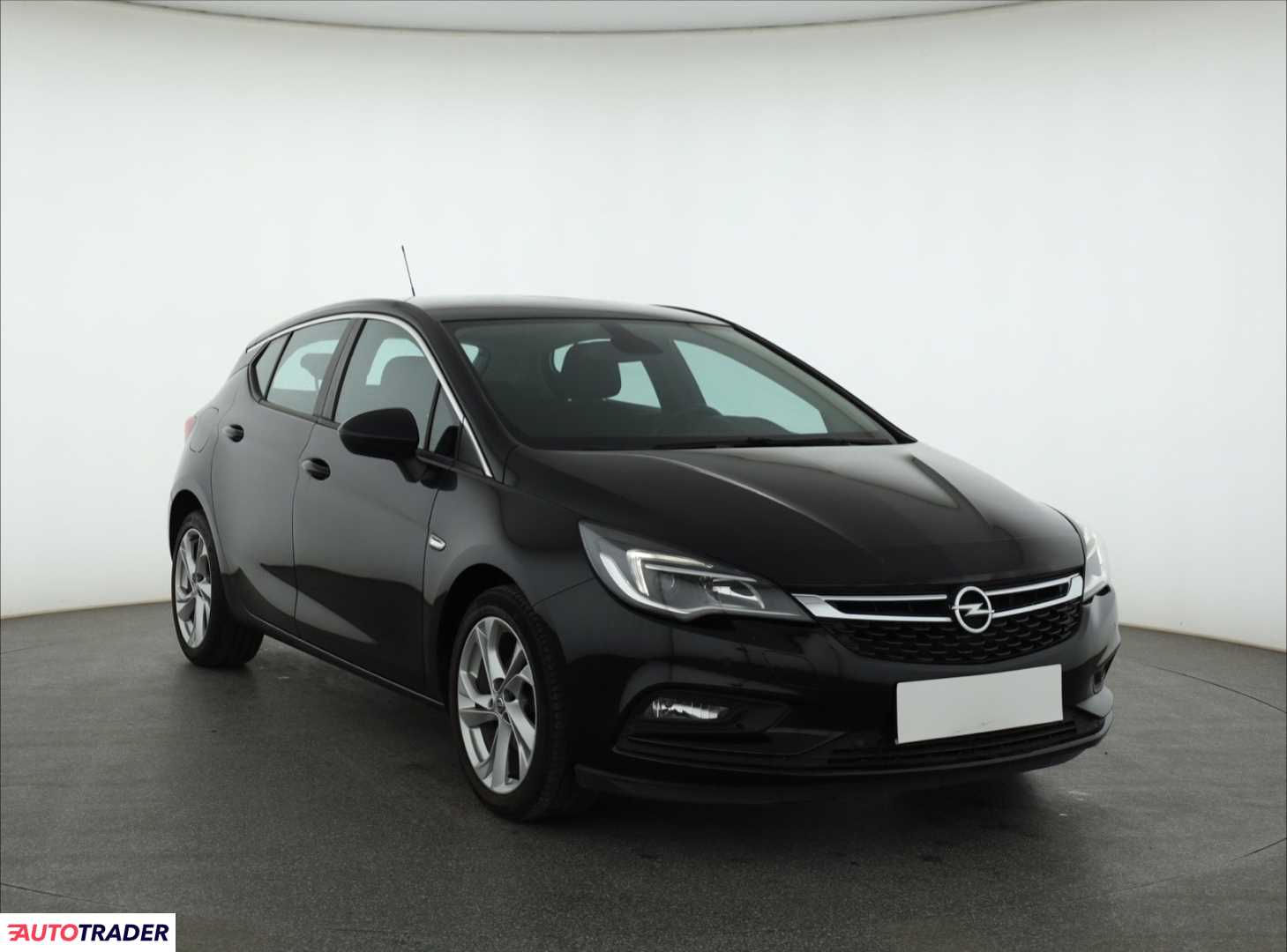 Opel Astra 2018 1.4 123 KM