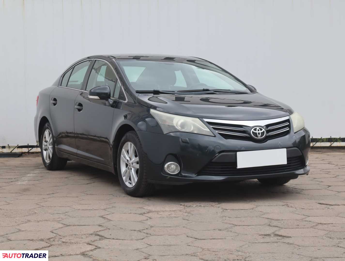 Toyota Avensis 2013 2.0 122 KM