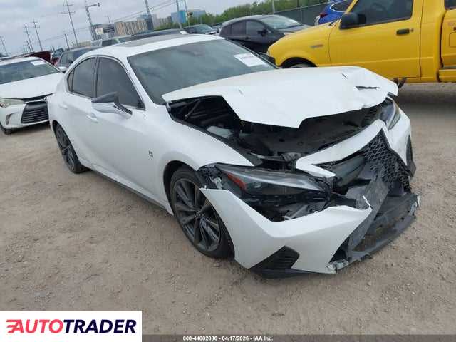 Lexus IS 2021 3