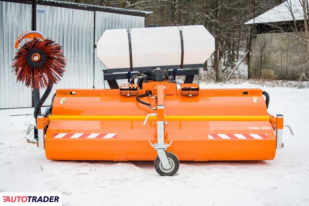 Zamiatarka odśnieżarka ZML180 szer. zamiatania 180cm Zamiatarka odśnieżarka ZML180 szer. zamiatania 180cm