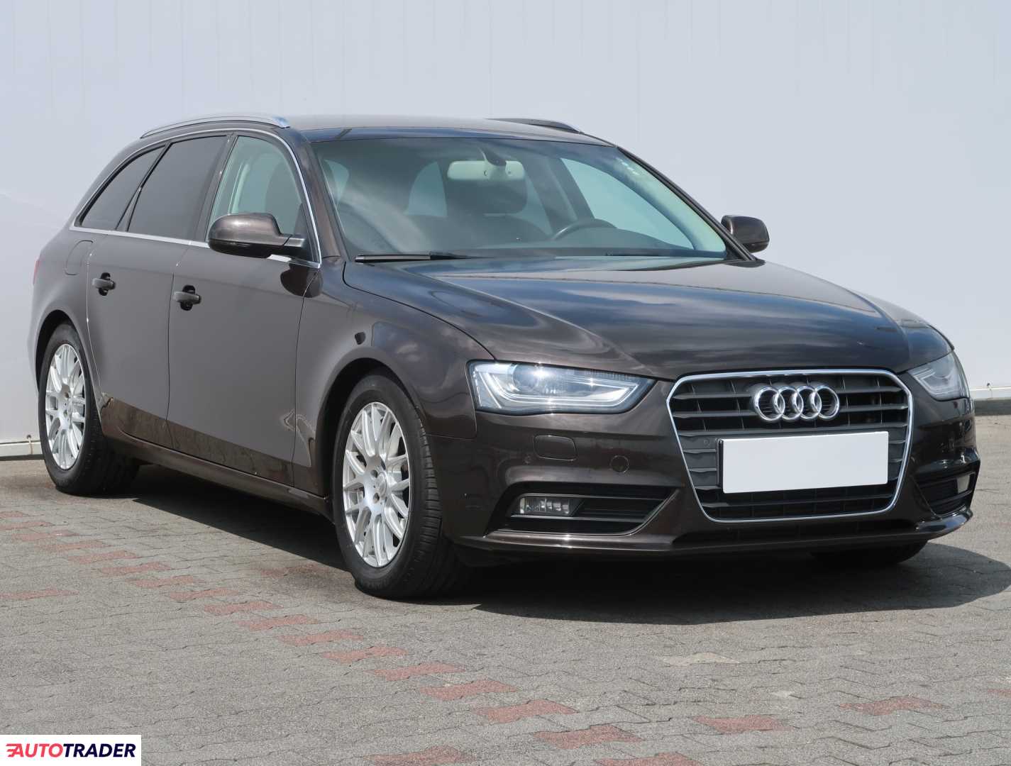 Audi A4 2012 3.0 201 KM