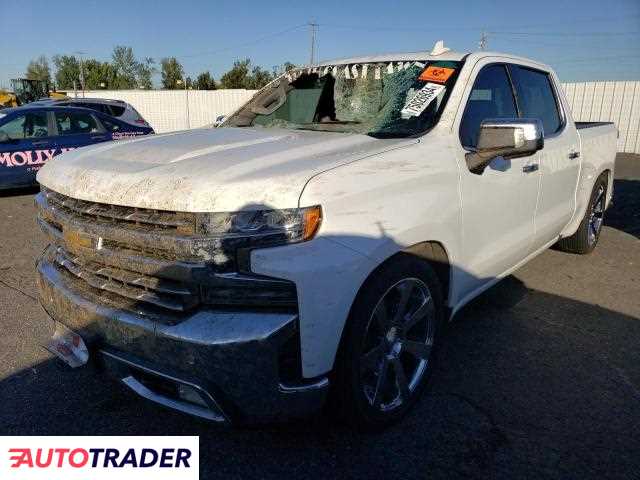 Chevrolet Silverado 5.0 benzyna 2021r. (PORTLAND)