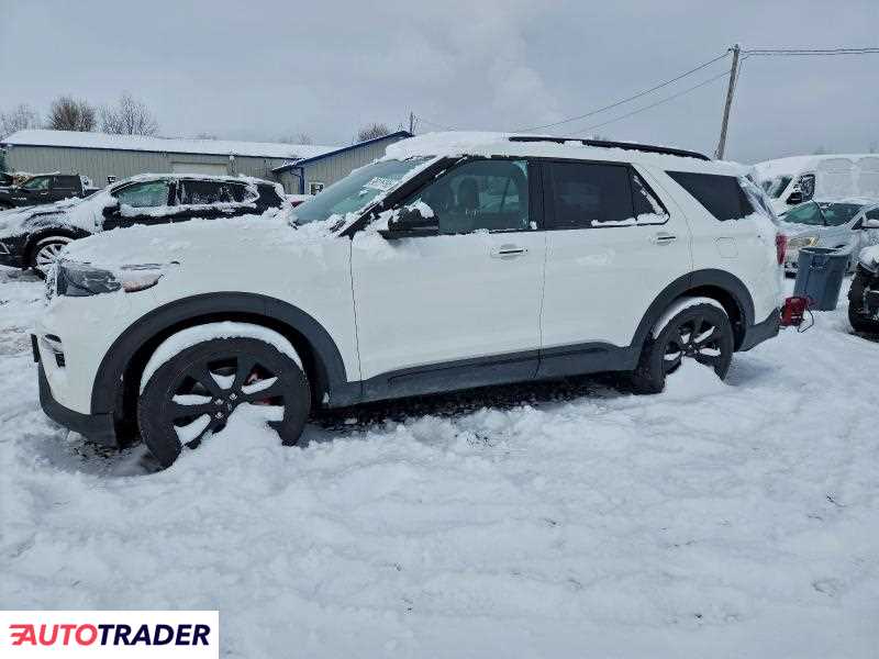 Ford Explorer 2022 3
