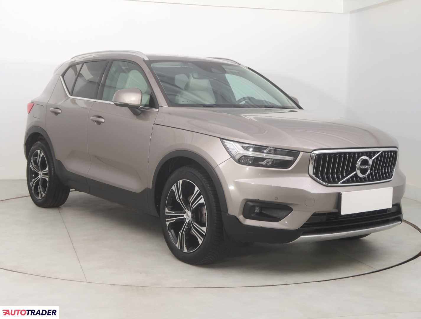 Volvo XC40 2019 2.0 147 KM