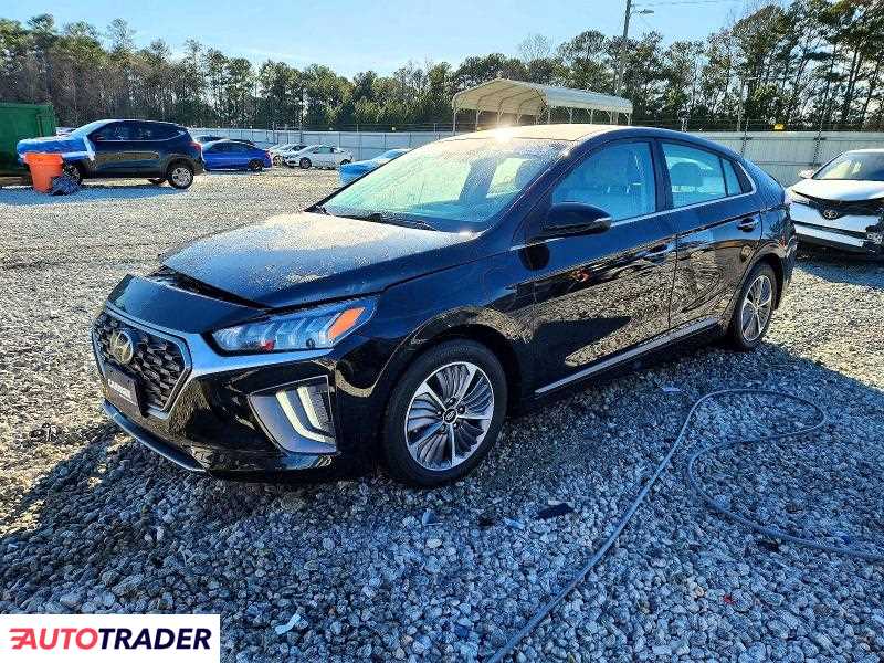 Hyundai IONIQ Hybrid 2021 1