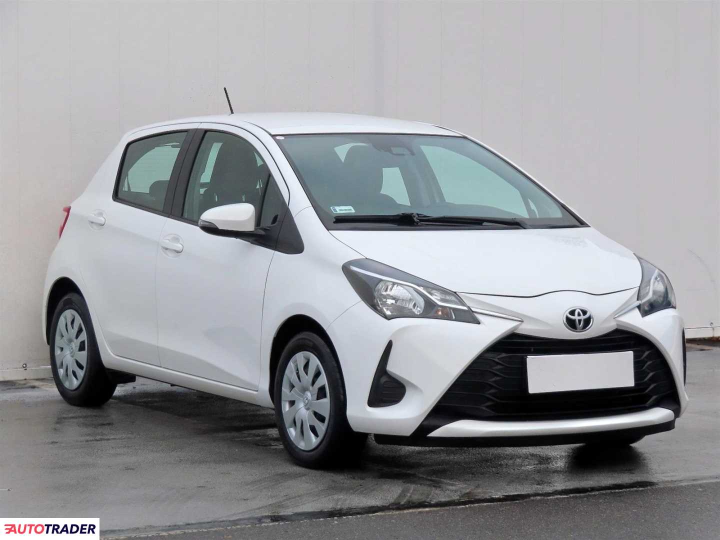 Toyota Yaris 2017 1.0 68 KM