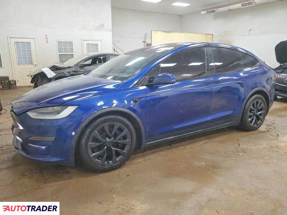 Tesla Model X 2022