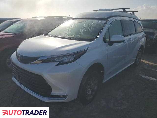 Toyota Sienna 2.0 hybrydowy 2021r. (RIVERVIEW)