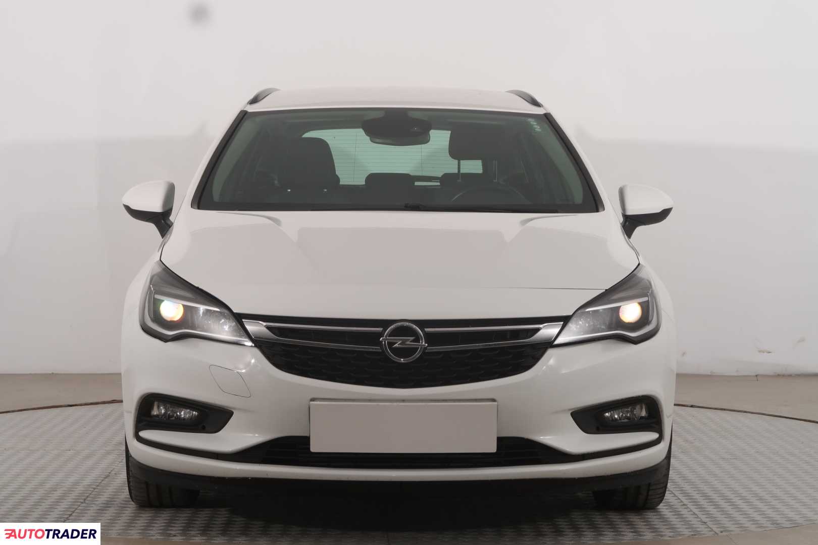 Opel Astra 1.6 108 KM 2018r. (Piaseczno)