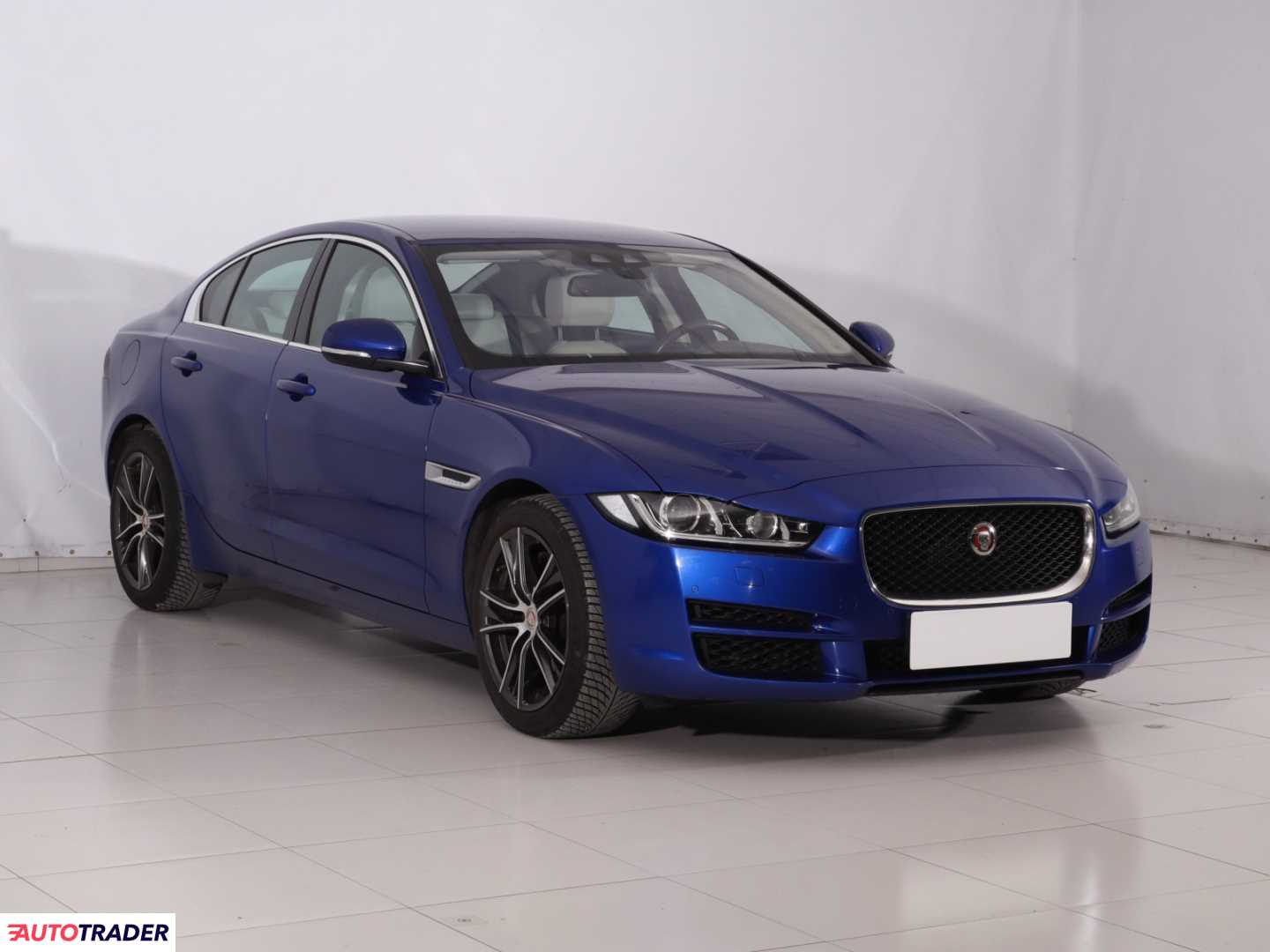 Jaguar XE 2018 2.0 197 KM