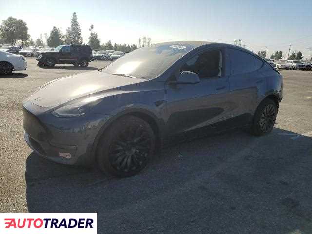 Tesla Model Y benzyna 2023r. (RANCHO CUCAMONGA)