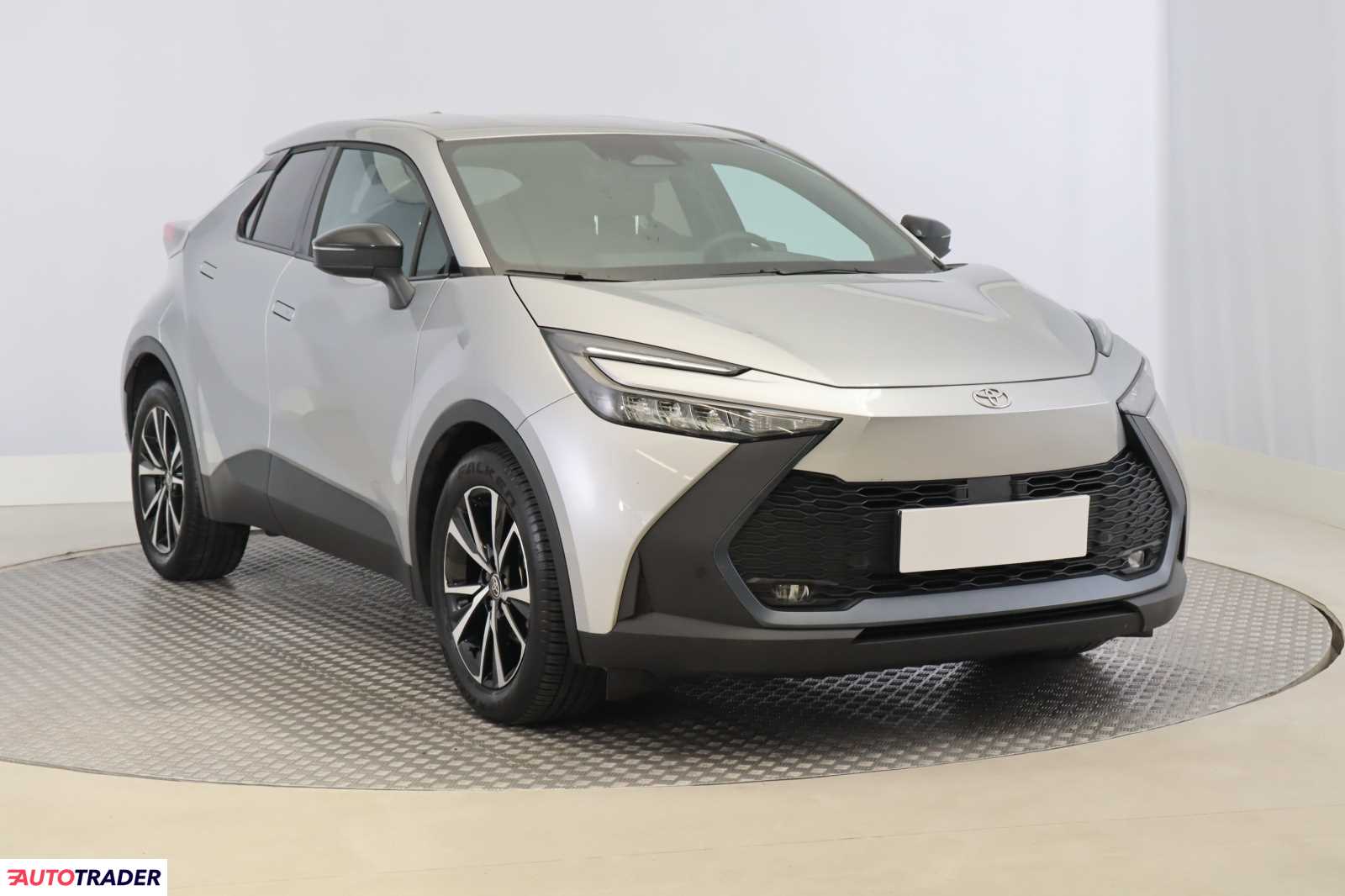 Toyota C-HR 2023 1.8 138 KM