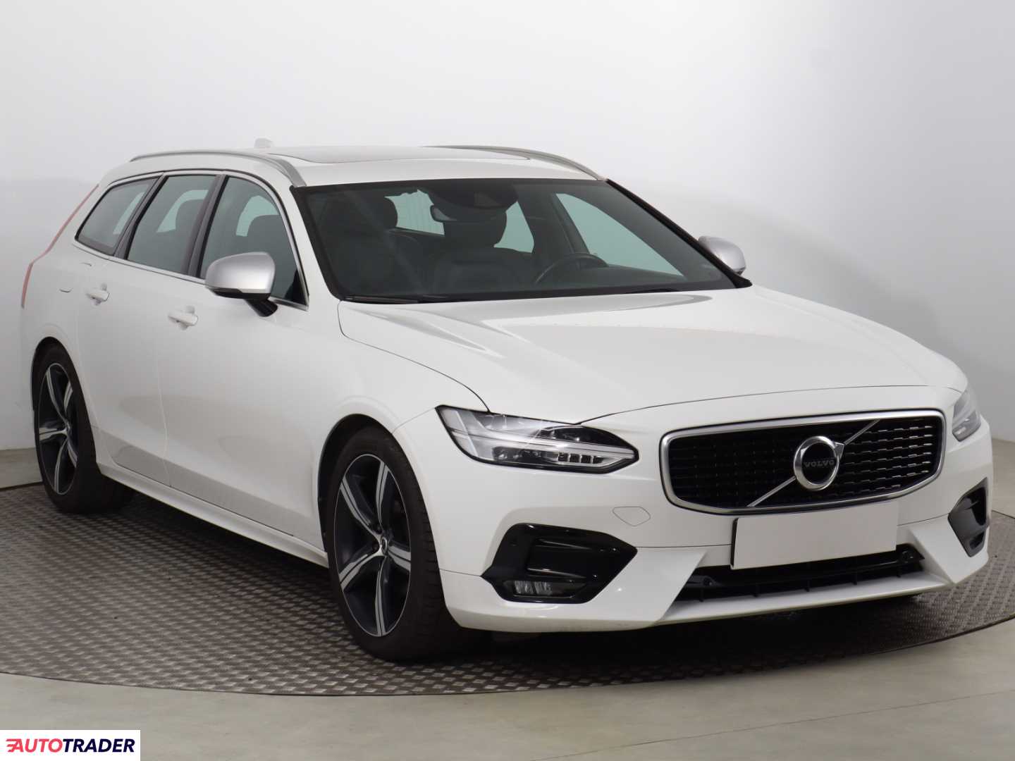 Volvo V90 2019 2.0 187 KM
