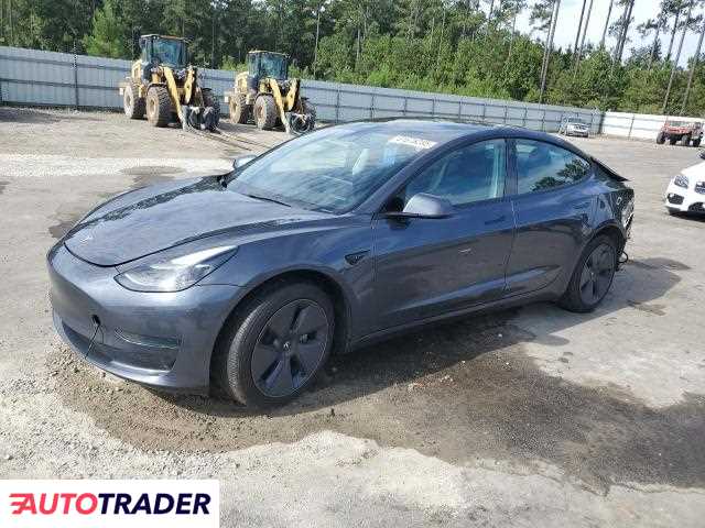 Tesla Model 3 2023