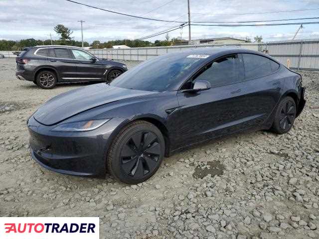 Tesla Model 3 2024