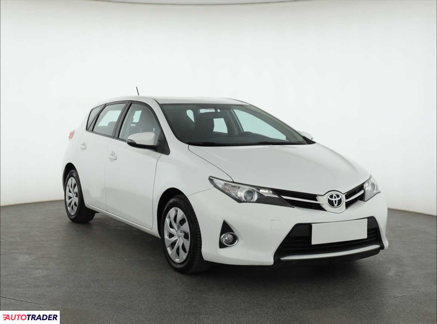 Toyota Auris 2015 1.3 97 KM