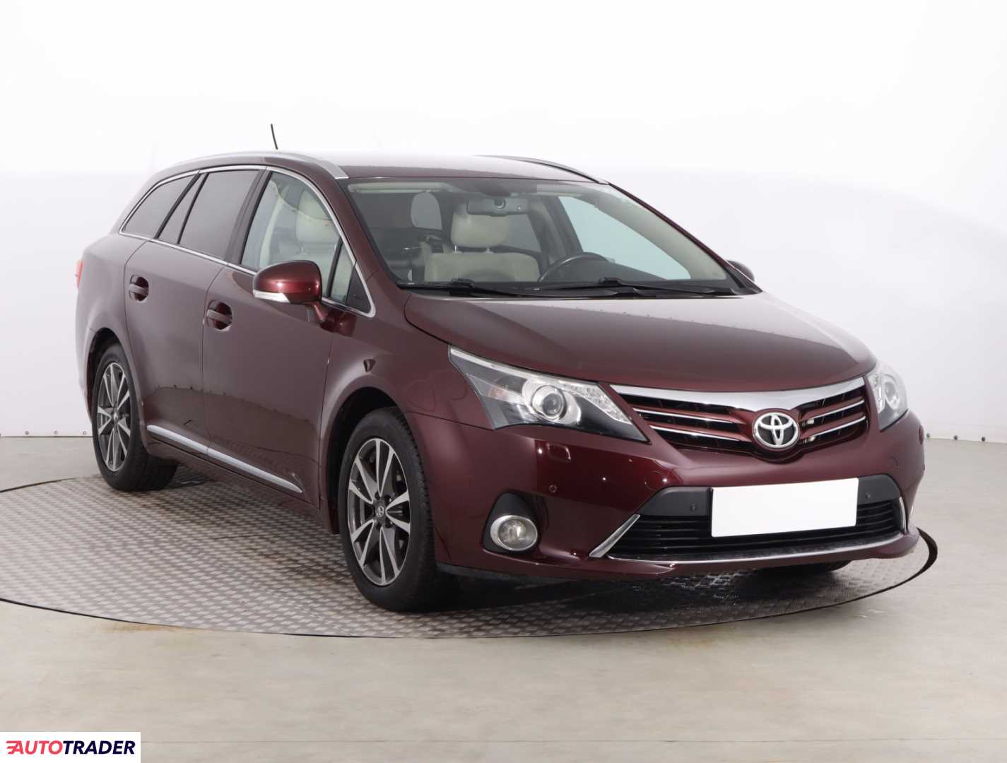 Toyota Avensis 2012 2.0 150 KM