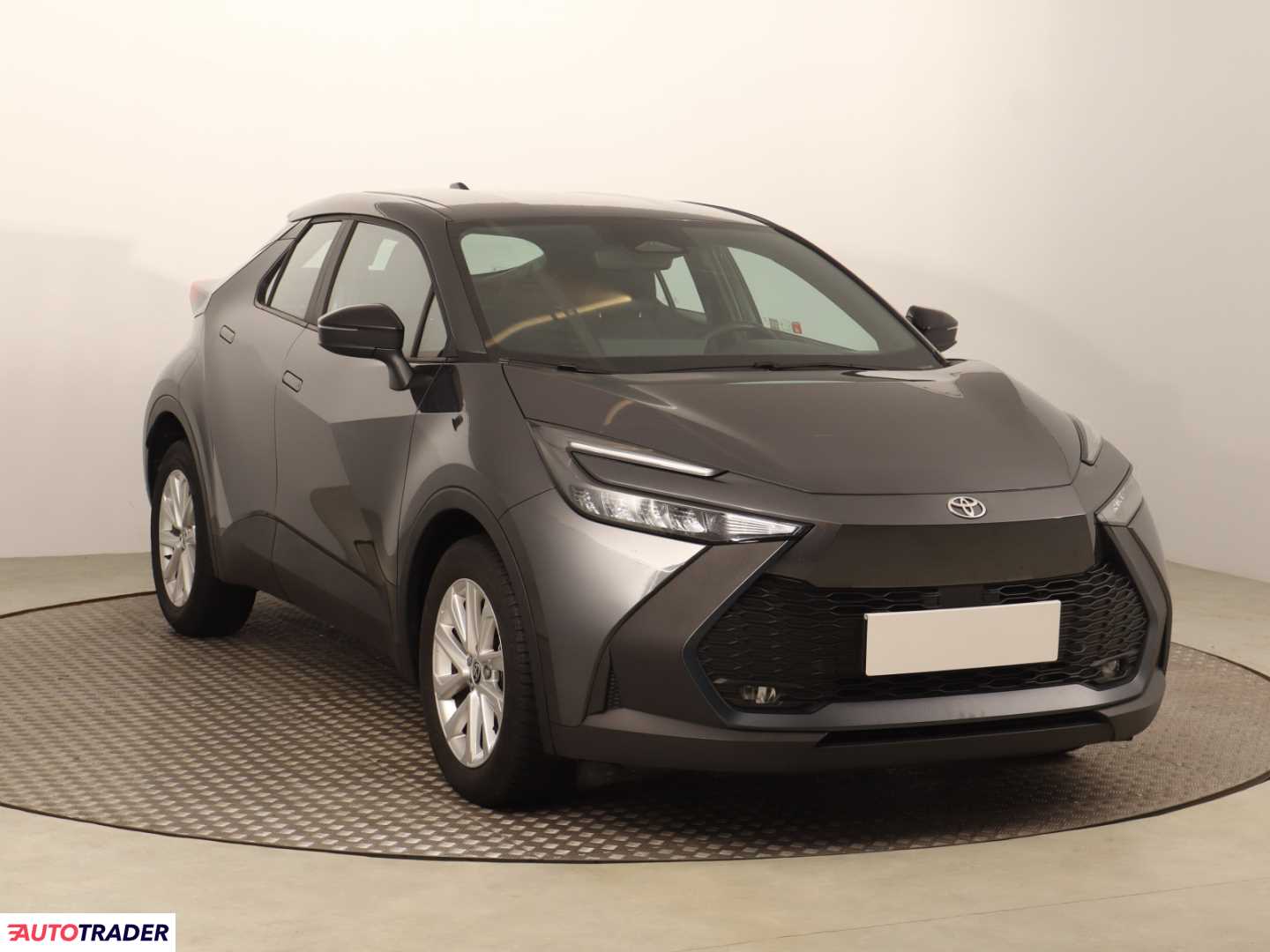 Toyota C-HR 2024 1.8 120 KM