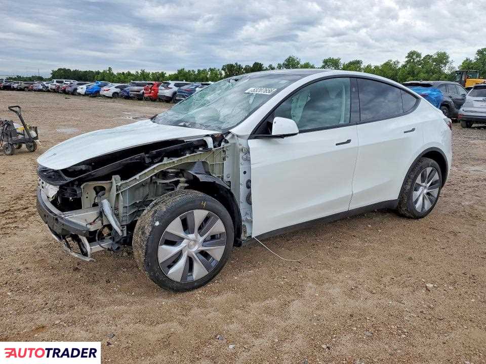 Tesla Model Y 2023