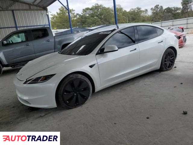 Tesla Model 3 2025