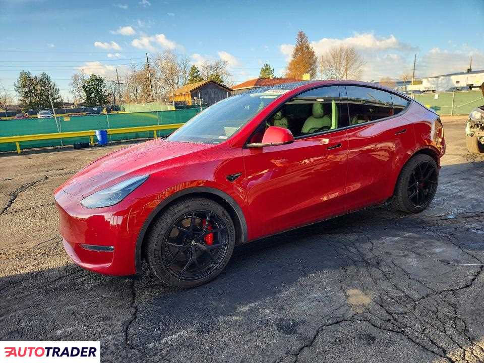 Tesla Model Y 2022