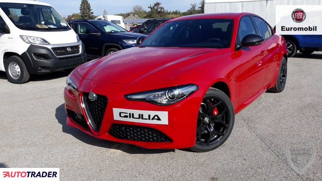 Alfa Romeo Giulia 2019 2 200 KM Alfa Romeo Giulia 2019 2 200 KM