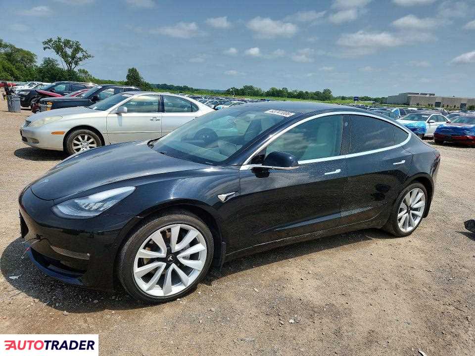 Tesla Model 3 2020