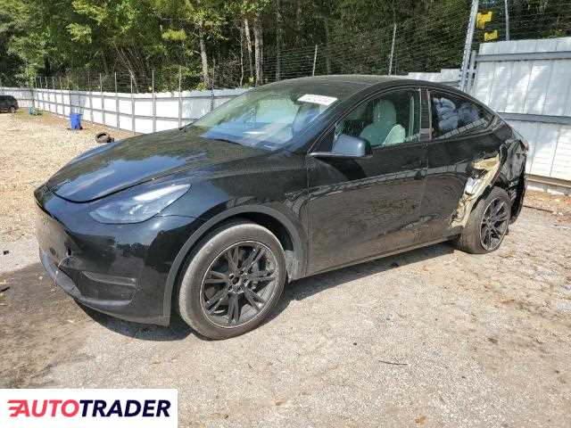 Tesla Model Y benzyna 2023r. (AUSTELL)