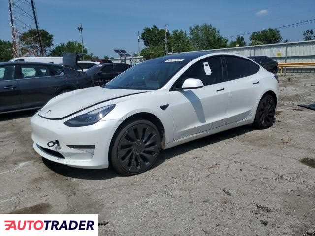 Tesla Model 3 2021
