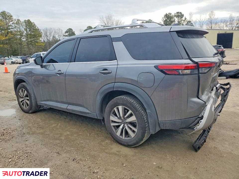 Nissan Pathfinder 2022 3