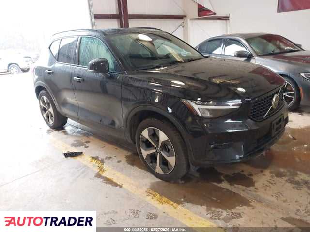 Volvo XC40 2025 2