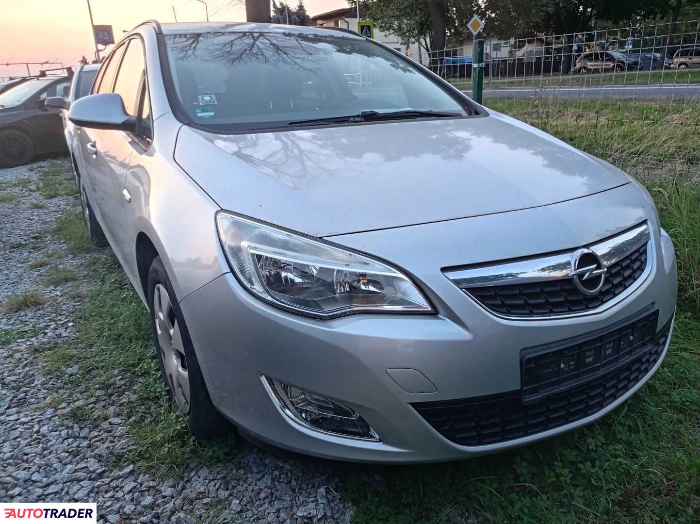 Opel Astra 2012 1.4 100 KM