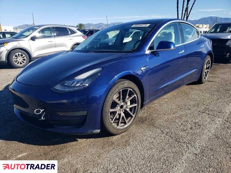 Tesla Model 3 2020