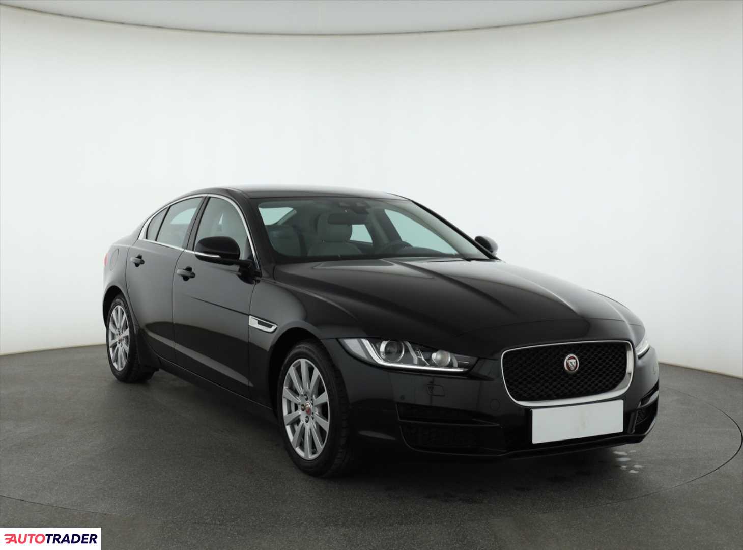 Jaguar XE 2018 2.0 177 KM