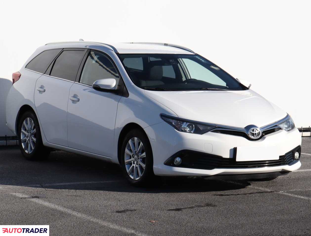 Toyota Auris 2016 1.6 109 KM