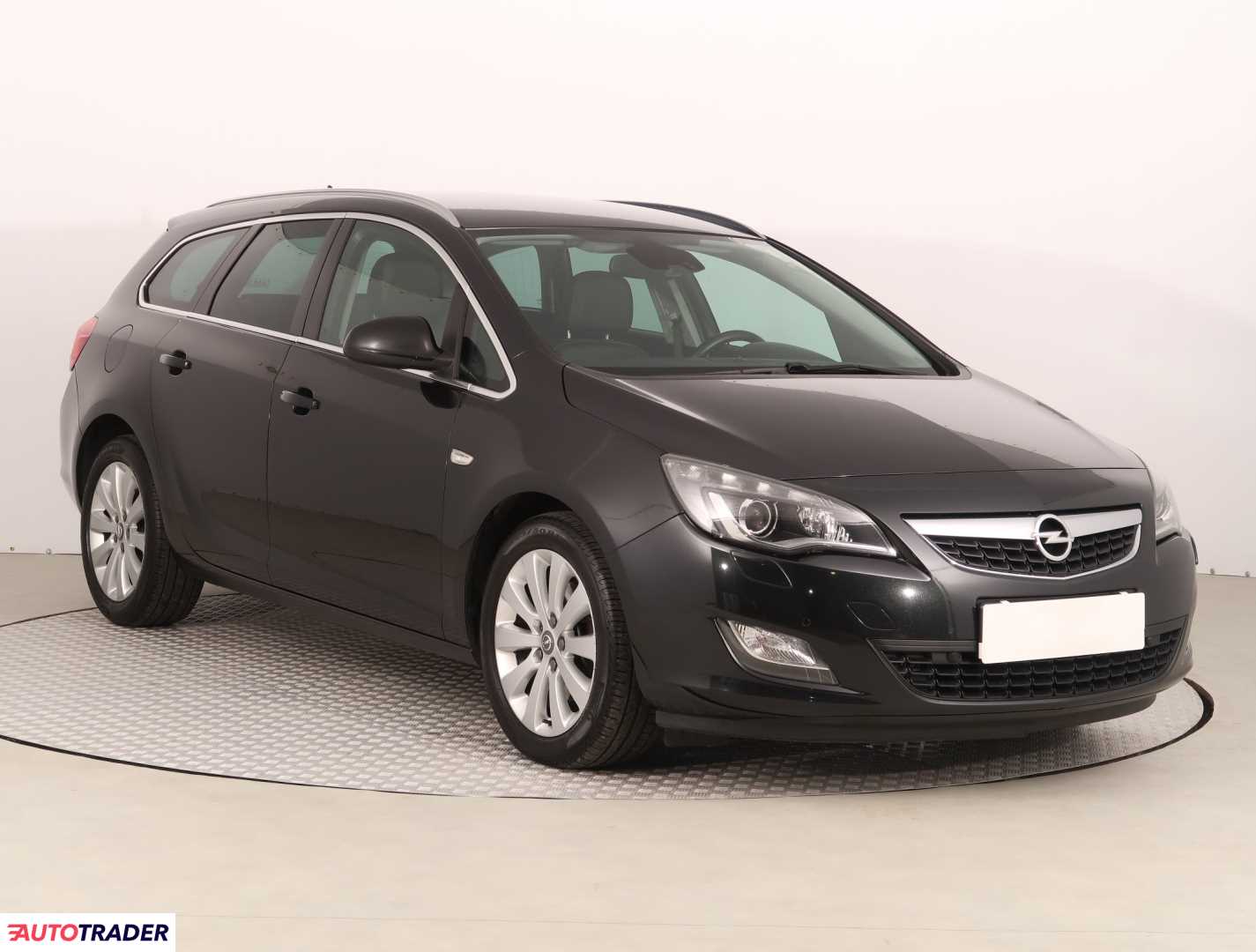 Opel Astra 2011 1.6 177 KM