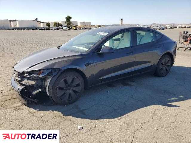 Tesla Model 3 2024