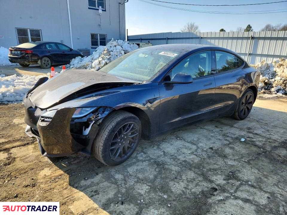 Tesla Model 3 2024
