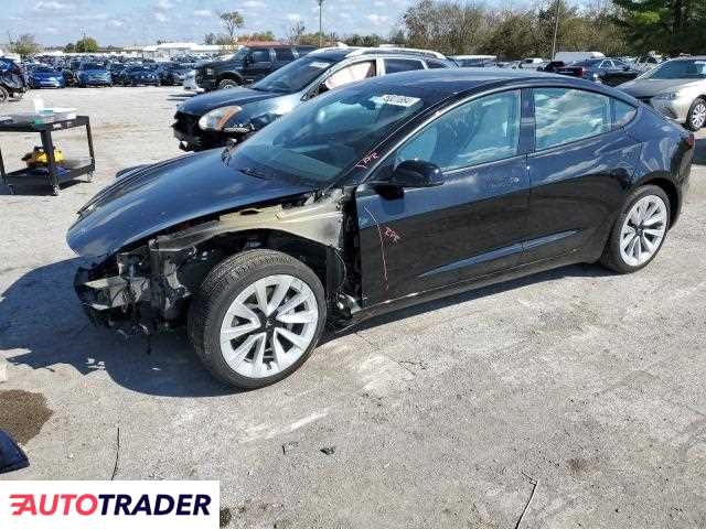 Tesla Model 3 benzyna 2021r. (LEXINGTON)